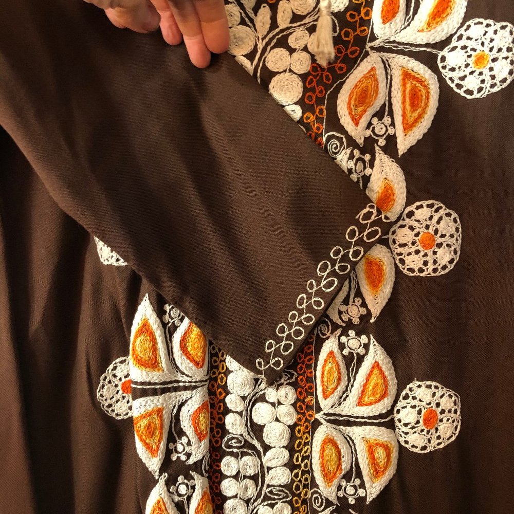 Womens Brown African Dress. Rare Find - Picture 4 of 6